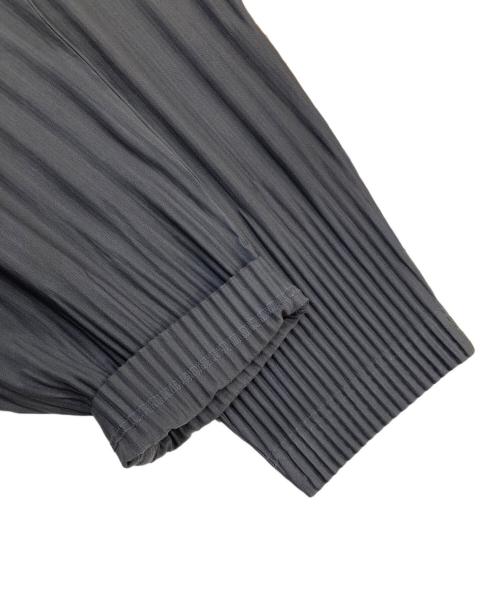 HOMME PLISSE ISSEY MIYAKE（オム プリッセ イッセイ ミヤケ）HOMME PLISSE ISSEY MIYAKE (オム プリッセ イッセイ ミヤケ) プリーツパンツ グレー サイズ:1の古着・服飾アイテム
