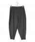 HOMME PLISSE ISSEY MIYAKE（オム プリッセ イッセイ ミヤケ）の古着「プリーツパンツ」｜グレー