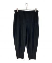 HOMME PLISSE ISSEY MIYAKE（オム プリッセ イッセイ ミヤケ）の古着「プリーツパンツ」｜ブラック