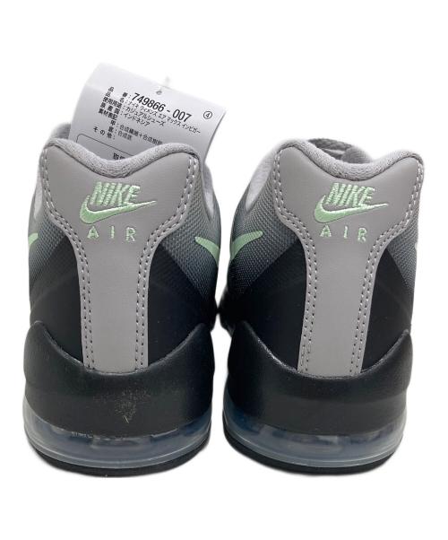 NIKE（ナイキ）NIKE (ナイキ) スポーツシューズ エア マックス インビガー グレー サイズ:23.5㎝の古着・服飾アイテム