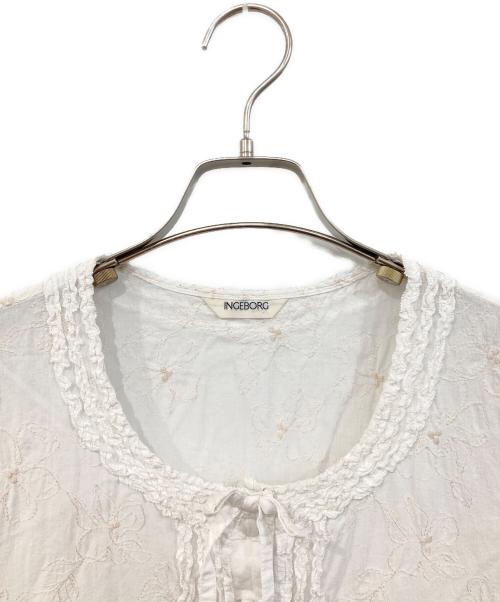 INGEBORG（インゲボルグ）INGEBORG (インゲボルグ) Cローンフラワー刺繍チュニックブラウス ホワイト サイズ:3（サイズ９号）の古着・服飾アイテム