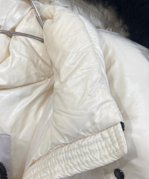 MONCLER（モンクレール）MONCLER (モンクレール) BADYFURダウンジャケット ホワイト サイズ:00の古着・服飾アイテム