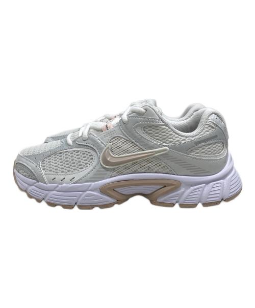 NIKE（ナイキ）NIKE (ナイキ) V5 ランナー ホワイト サイズ:SIZE 24 未使用品の古着・服飾アイテム