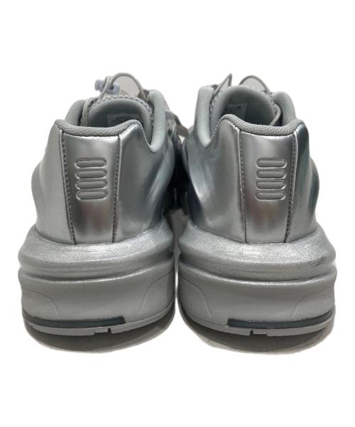 FILA（フィラ）FILA (フィラ) レプリカ2002 シルバー サイズ:27㎝ 未使用品の古着・服飾アイテム