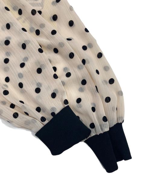 NOLLEY'S（ノーリーズ）NOLLEY'S (ノーリーズ) シアーフロッキードットクルーネックカーディガン ベージュ サイズ:38の古着・服飾アイテム