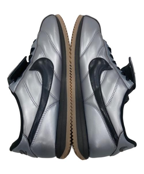 NIKE（ナイキ）NIKE (ナイキ) CORTEZ SE MTLC COOL GREY/BLACK-GUM DARK BROWN/コルテッツ SE メタリッククールグレー/ブラック-ガムダークブラウン グレー サイズ:SIZE 27cmの古着・服飾アイテム