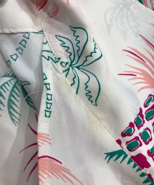 Sun Surf（サンサーフ）Sun Surf (サンサーフ) レーヨン ハワイアンシャツ ホワイト サイズ:FREEの古着・服飾アイテム