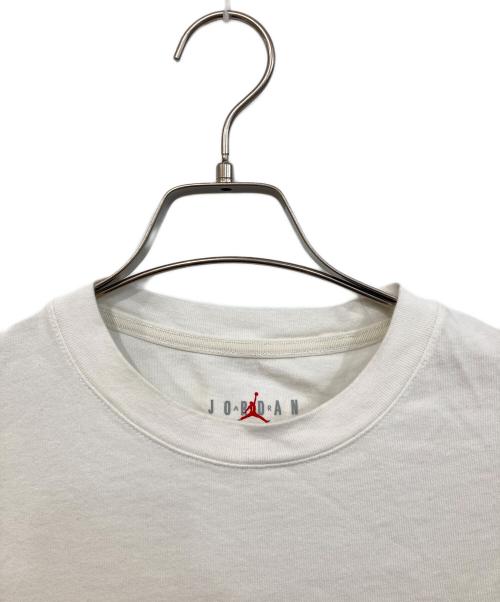 JORDAN（ジョーダン）JORDAN (ジョーダン) TRAVIS SCOTT (トラヴィススコット) TS LOGO TEE/ティーエス ロゴ ティー ホワイト サイズ:SIZE Mの古着・服飾アイテム