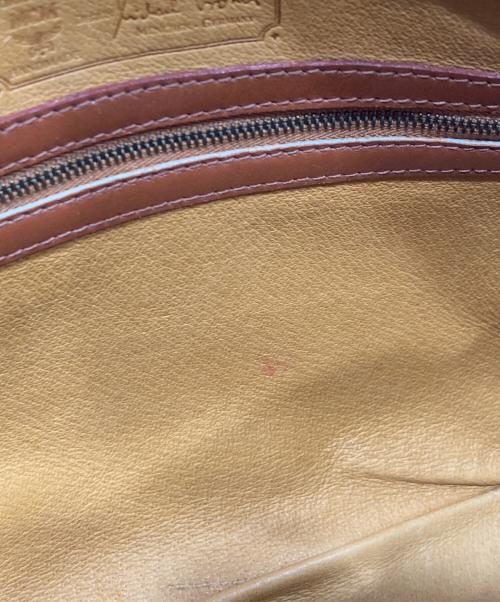 MCM（エムシーエム）MCM (エムシーエム) ヴィセトス ショルダーバッグ ブラウンの古着・服飾アイテム