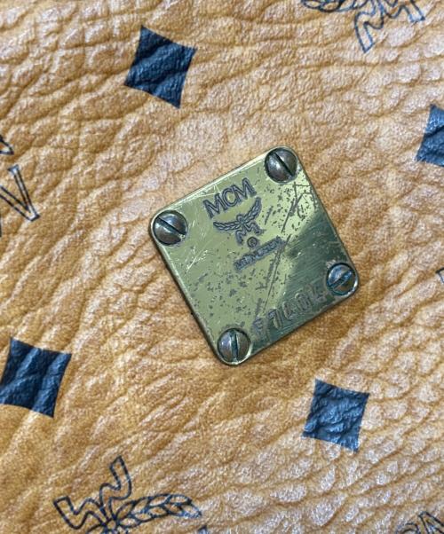 MCM（エムシーエム）MCM (エムシーエム) ヴィセトス ショルダーバッグ ブラウンの古着・服飾アイテム