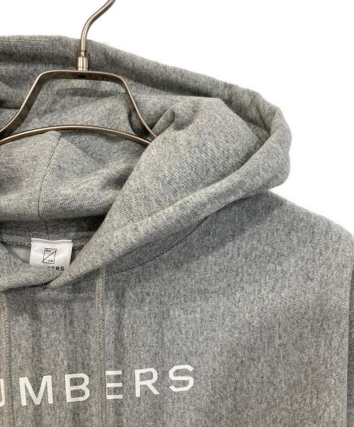 NUMBERS（ナンバーズ）NUMBERS (ナンバーズ) プルオーバーパーカー グレー サイズ:SIZE L 未使用品の古着・服飾アイテム