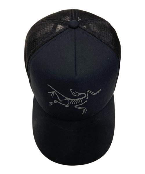 ARC'TERYX（アークテリクス）ARC'TERYX (アークテリクス) Bird Trucker Curved キャップ/バード トラッカー カーブド キャップ ブラック サイズ:フリーサイズの古着・服飾アイテム