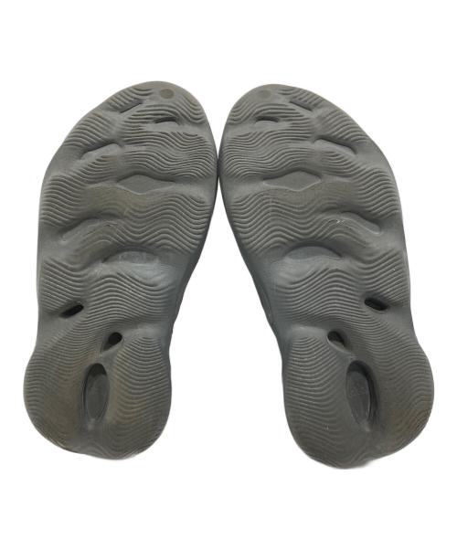 adidas（アディダス）adidas (アディダス) YEEZY Foam Runner Carbon グレー サイズ:29.5の古着・服飾アイテム