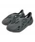 adidas（アディダス）の古着「YEEZY Foam Runner Carbon」｜グレー