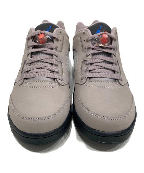 NIKE（ナイキ）NIKE (ナイキ) PSG (パリ・サンジェルマンFC) Air Jordan 5 Retro Low グレー サイズ:27.5cm 未使用品の古着・服飾アイテム