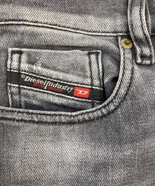 DIESEL（ディーゼル）DIESEL (ディーゼル) デニムパンツ ブラック サイズ:W26×L30の古着・服飾アイテム