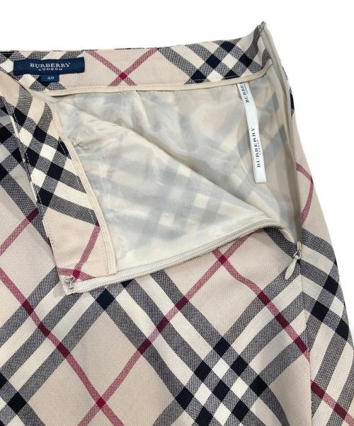 BURBERRY LONDON（バーバリーロンドン）BURBERRY LONDON (バーバリーロンドン) ノヴァチェックスカート ベージュ サイズ:SIZE 40の古着・服飾アイテム