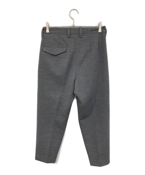 TOMORROW LAND（トゥモローランド）TOMORROW LAND (トゥモローランド) ポリエステルツイル ２タックスラックスパンツ グレー サイズ:44の古着・服飾アイテム