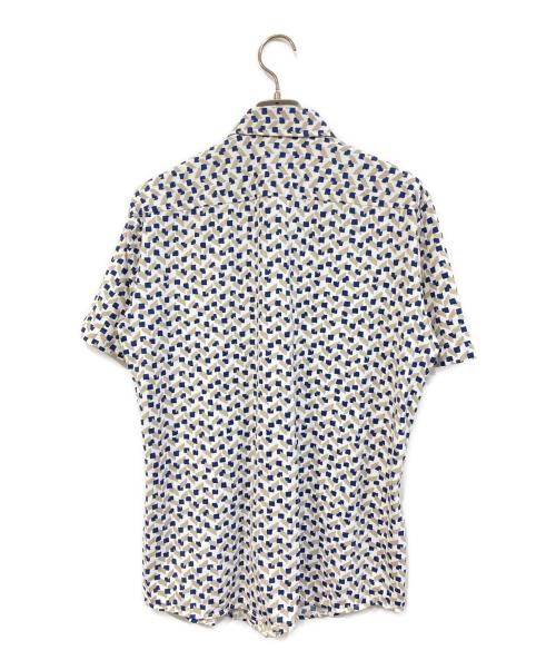 BOSS（ボス）BOSS (ボス) 総柄半袖シャツ ホワイト サイズ:SIZE Mの古着・服飾アイテム