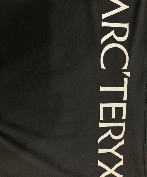 ARC'TERYX（アークテリクス）ARC'TERYX (アークテリクス) Norvan Downward Logo Short Sleeve ブラック サイズ:Sの古着・服飾アイテム