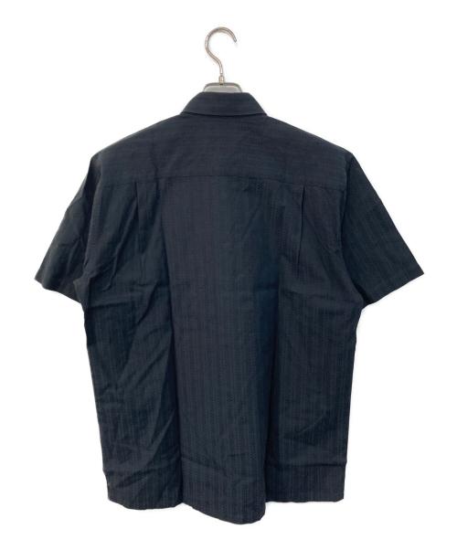 BURBERRY LONDON（バーバリーロンドン）BURBERRY LONDON (バーバリーロンドン) オーバーサイズ胸ロゴS/Sシャツ ブラック サイズ:SIZE Mの古着・服飾アイテム