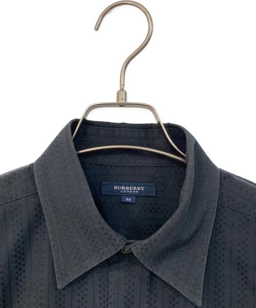 BURBERRY LONDON（バーバリーロンドン）BURBERRY LONDON (バーバリーロンドン) オーバーサイズ胸ロゴS/Sシャツ ブラック サイズ:SIZE Mの古着・服飾アイテム