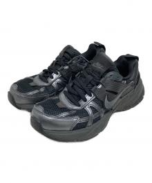 NIKE（ナイキ）の古着「W V2K RUN BLACK/DK SMOKE GREY-ANTHRACITE」｜ブラック