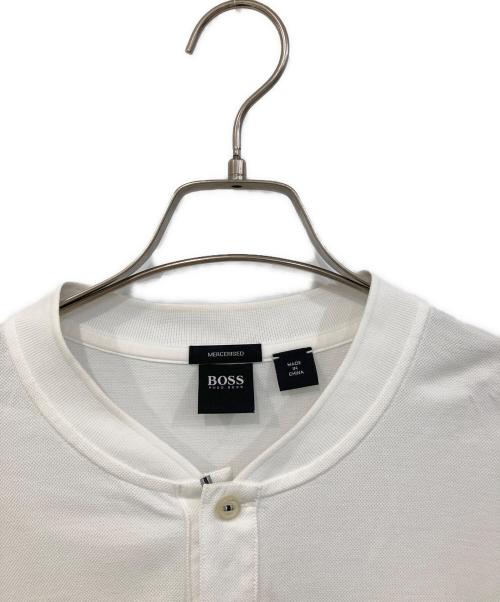 BOSS（ボス）BOSS (ボス) ヘンリーネックTシャツ ホワイト サイズ:SIZE Mの古着・服飾アイテム
