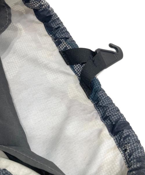NIKE（ナイキ）NIKE (ナイキ) カモ柄ナップサック グリーンの古着・服飾アイテム