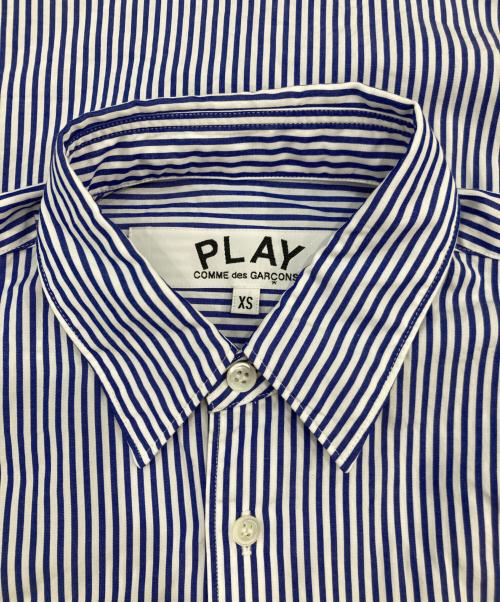 PLAY COMME des GARCONS（プレイコムデギャルソン）PLAY COMME des GARCONS (プレイコムデギャルソン) Stripe Shirt With Black Emblem Pattern A ブルー サイズ:xsの古着・服飾アイテム