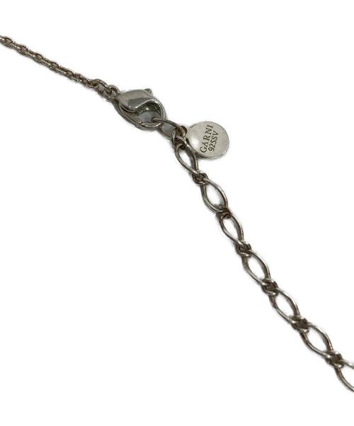 GARNI（ガルニ）GARNI (ガルニ) Vine Pattern G Pendant-S/バイン パターン ジー ペンダント エス シルバーの古着・服飾アイテム