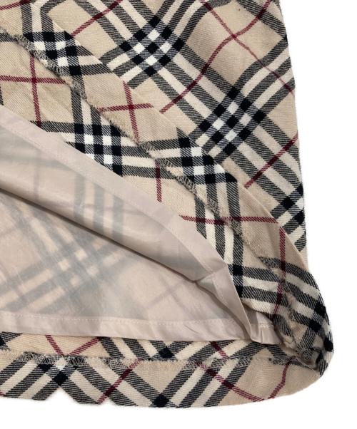 BURBERRY BLUE LABEL（バーバリー ブルー レーベル）BURBERRY BLUE LABEL (バーバリー ブルー レーベル) チェックスカート ベージュ サイズ:SIZE 38の古着・服飾アイテム