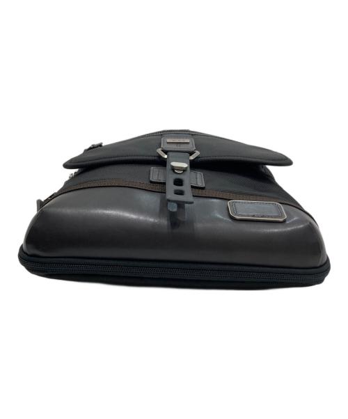 TUMI（トゥミ）TUMI (トゥミ) ALPHA BRAVO Annapolis Zip Flap/アルファ ブラボー アナポリス ジップ フラップ ブラウンの古着・服飾アイテム