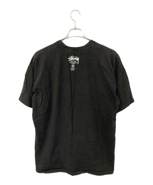 stussy（ステューシー）stussy (ステューシー) OSWALDプリントTシャツ/オズワルドプリントティーシャツ ブラック サイズ:SIZE XLの古着・服飾アイテム