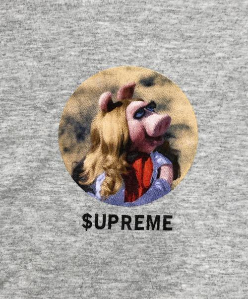 SUPREME（シュプリーム）SUPREME (シュプリーム) DISNEY THE MUPPETS (ディズニー マペッツ) Miss Piggy Tee/ミスピギーT グレー サイズ:SIZE Mの古着・服飾アイテム