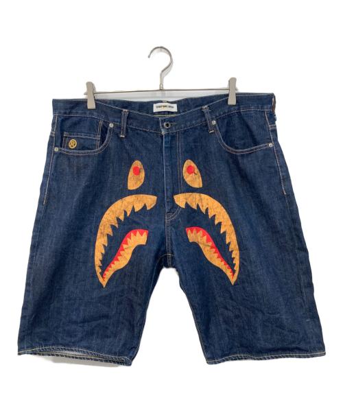 A BATHING APE（アベイシングエイプ）A BATHING APE (アベイシングエイプ) シャーク デニムハーフパンツ インディゴ サイズ:SIZE XXLの古着・服飾アイテム