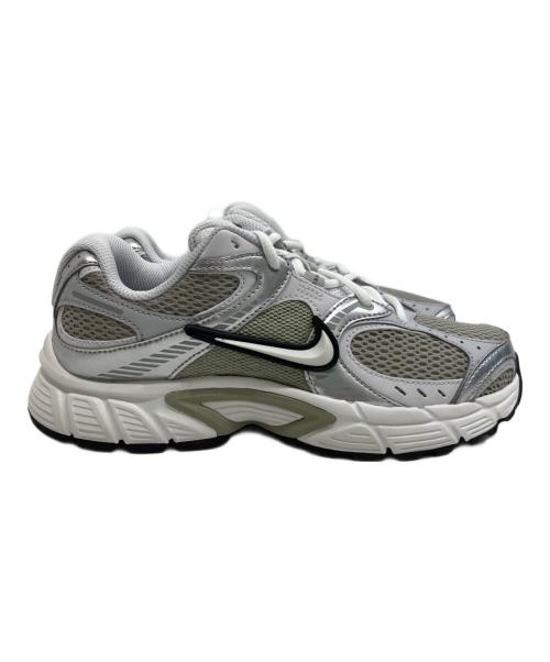 NIKE（ナイキ）NIKE (ナイキ) V5 ランナー スニーカー シルバー サイズ:23.5 未使用品の古着・服飾アイテム