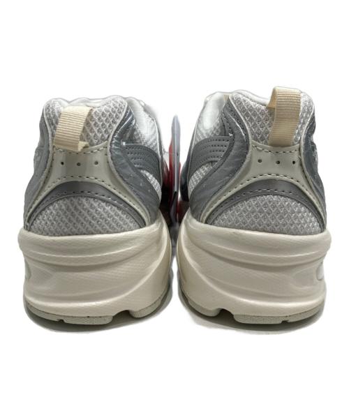 NEW BALANCE（ニューバランス）NEW BALANCE (ニューバランス) 530ローカットスニーカー シルバー サイズ:SIZE 23.5cm 未使用品の古着・服飾アイテム
