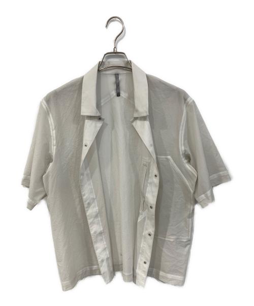 ARC'TERYX VEILANCE（アークテリクスヴェイランス）ARC'TERYX VEILANCE (アークテリクスヴェイランス) DEMLO SS SHIRT/デムロ　ショートスリーブシャツ ホワイト サイズ:SIZE Sの古着・服飾アイテム