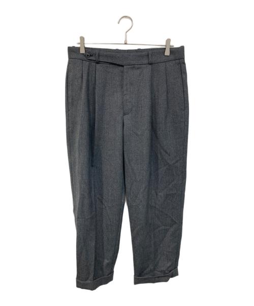 TOMORROW LAND（トゥモローランド）TOMORROW LAND (トゥモローランド) タックテーパードッスラックス グレー サイズ:SIZE M 未使用品の古着・服飾アイテム