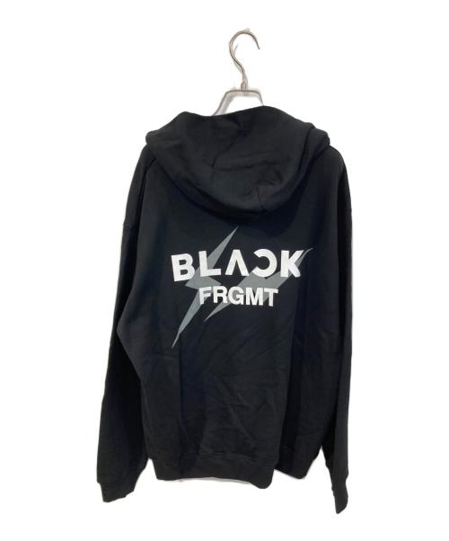 BLACKPINK（ブラックピンク）BLACKPINK (ブラックピンク) FRAGMENT (フラッグメント) コラボパーカー ブラック サイズ:SIZE XLの古着・服飾アイテム