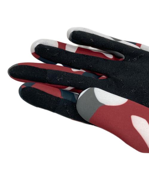 SUPREME（シュプリーム）SUPREME (シュプリーム) Windstopper Zip Gloves Red Camo/ウインドストッパー ジップ グローブス レッド カモ レッド 未使用品の古着・服飾アイテム