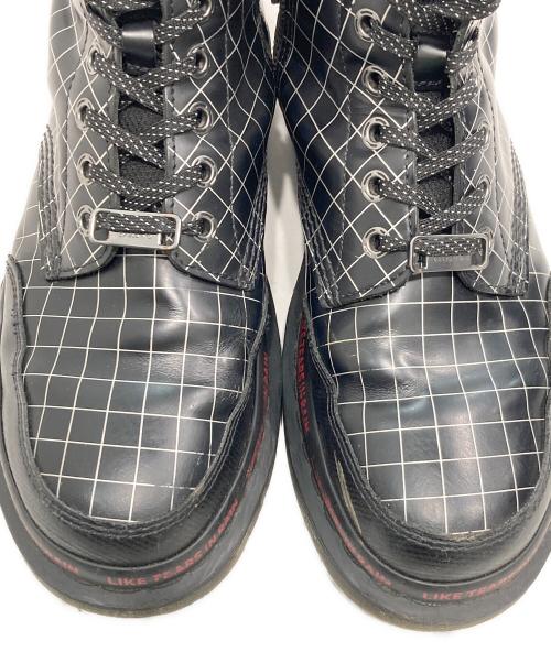 Dr.Martens（ドクターマーチン）Dr.Martens (ドクターマーチン) WARNER BROS (ワーナーブラザース) 8ホールブーツ ブラック サイズ:SIZE 8の古着・服飾アイテム