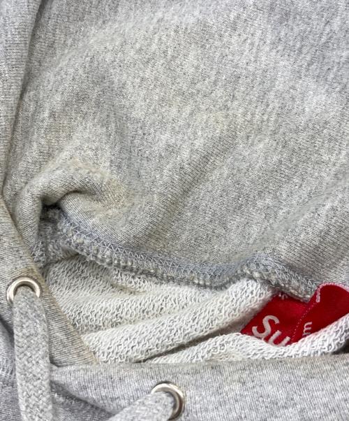 SUPREME（シュプリーム）SUPREME (シュプリーム) パーカー グレー サイズ:SIZE Mの古着・服飾アイテム