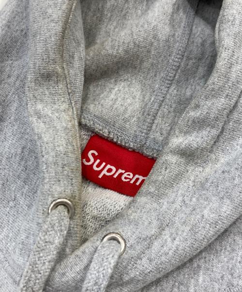 SUPREME（シュプリーム）SUPREME (シュプリーム) パーカー グレー サイズ:SIZE Mの古着・服飾アイテム