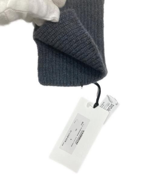 me ISSEY MIYAKE（ミーイッセイ ミヤケ）me ISSEY MIYAKE (ミーイッセイ ミヤケ) アームカバー グレー 未使用品の古着・服飾アイテム