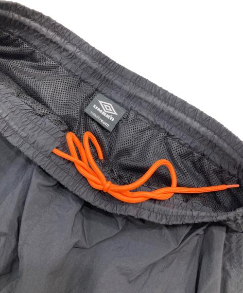 UMBRO（アンブロ）UMBRO (アンブロ) vaultroom (ボルトルーム) ナイロンパンツ ブラック サイズ:SIZE XLの古着・服飾アイテム