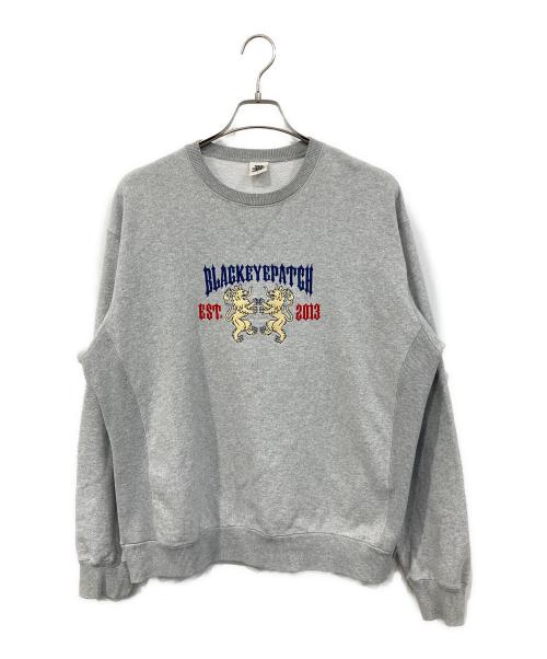 THE BLACK EYE PATCH（ブラックアイパッチ）THE BLACK EYE PATCH (ブラックアイパッチ) Heraldic Cdollege Crew Sweat/ヘラルディック カレッジ クルー スウェット グレー サイズ:SIZE Lの古着・服飾アイテム