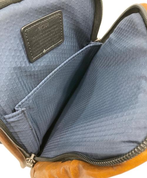 TUMI（トゥミ）TUMI (トゥミ) Alpha Bravo Leather Monterey Sling/アルファ ブラボー レザー モントレー スリング ブラウンの古着・服飾アイテム