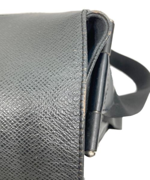 LOUIS VUITTON（ルイ ヴィトン）LOUIS VUITTON (ルイ ヴィトン) タイガ アルドワーズ ショルダーバッグ ブラックの古着・服飾アイテム